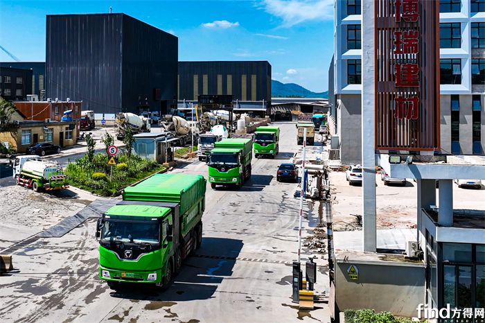徐工新能源自卸車參與樓盤建設